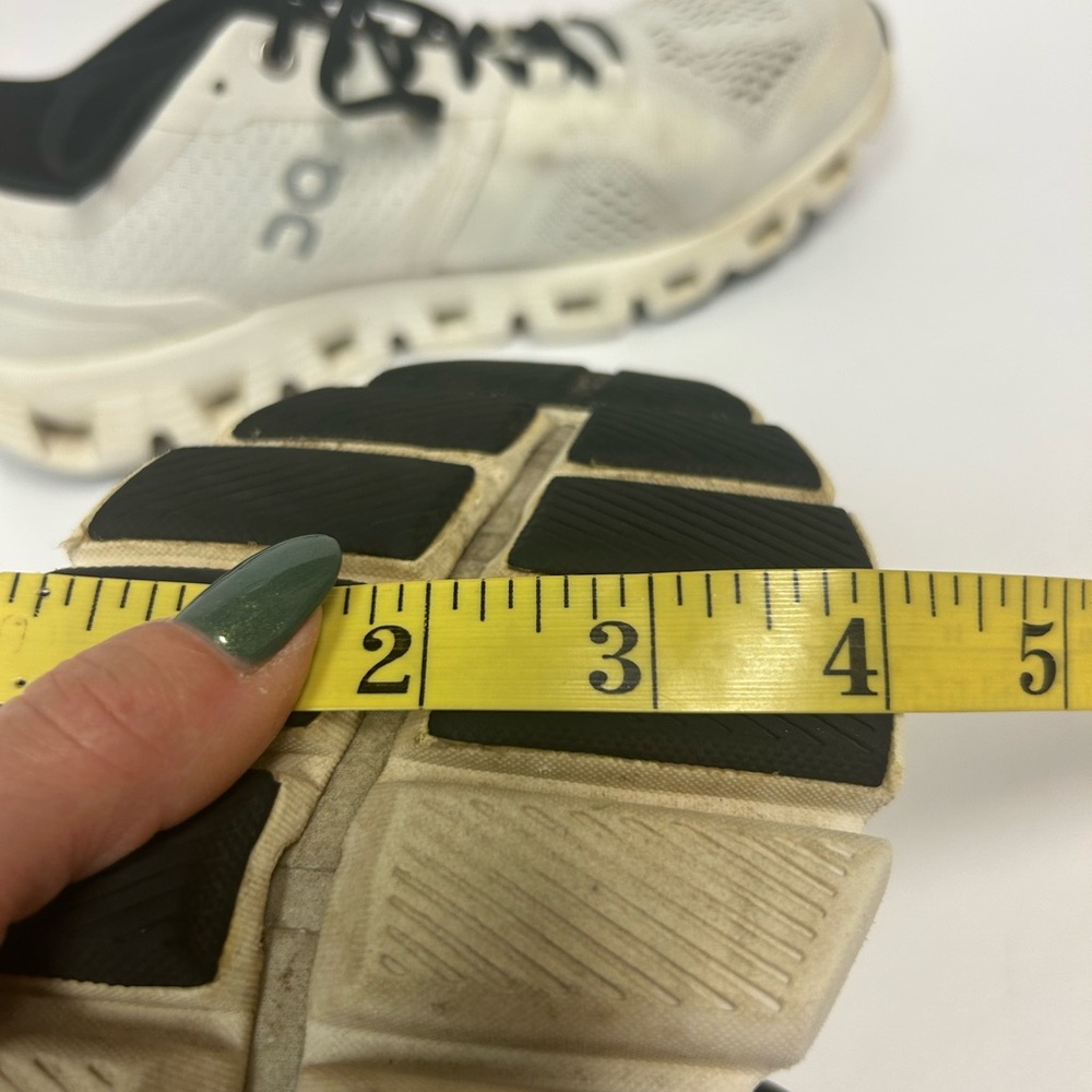 On Running Shoes Women 6.5 White/black Swiss Engineered Cloud Comfort Athletic - Picture 13 of 13